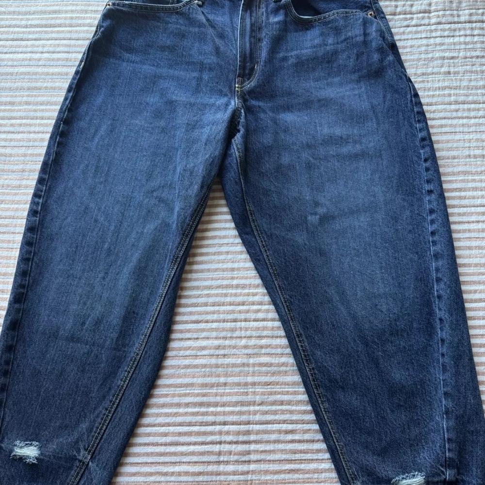Old Navy Extra High Waist Balloon Jean - Picture 2 of 13